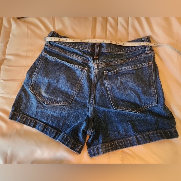 Banana Republic Blue Jean Shorts  Pleated Relaxed Fit - Picture 3 of 9